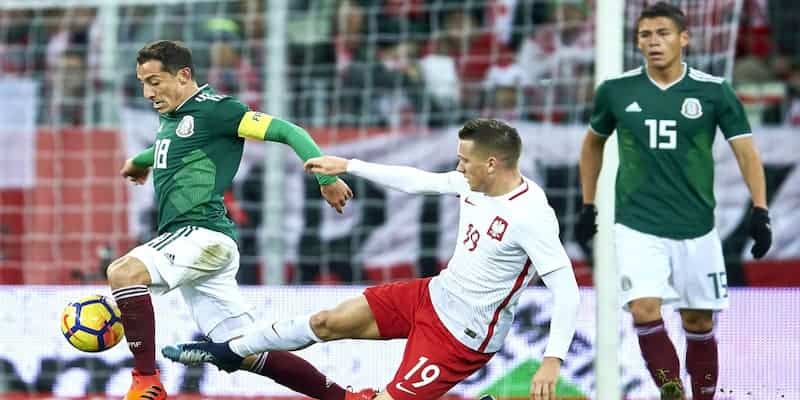 Bảng C quá khó đoán khi Mexico và Ba Lan tự cầm chân nhau 5 Mexico và Ba Lan chia điểm đầy đáng tiếc ở trận đầu ra quân